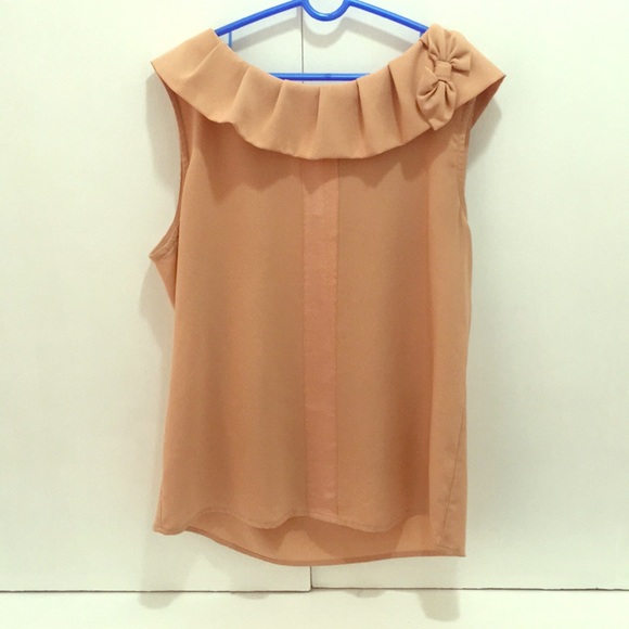 Sleeveless Blouse - Picture 1 of 8